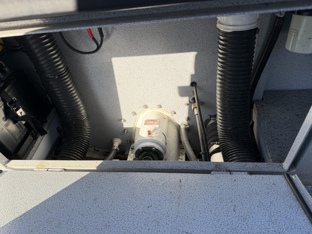 Rogue Jet Chinook 22 XL aft compartment plumbing