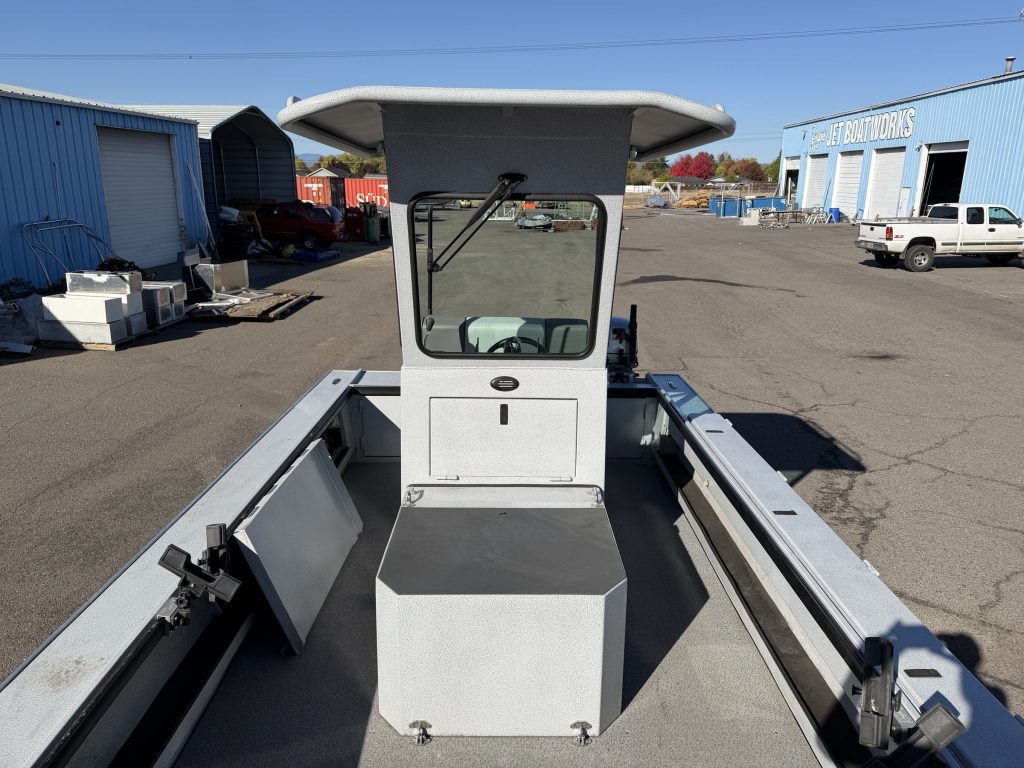 Rogue Jet Chinook 22 XL center console with hard top and windshield